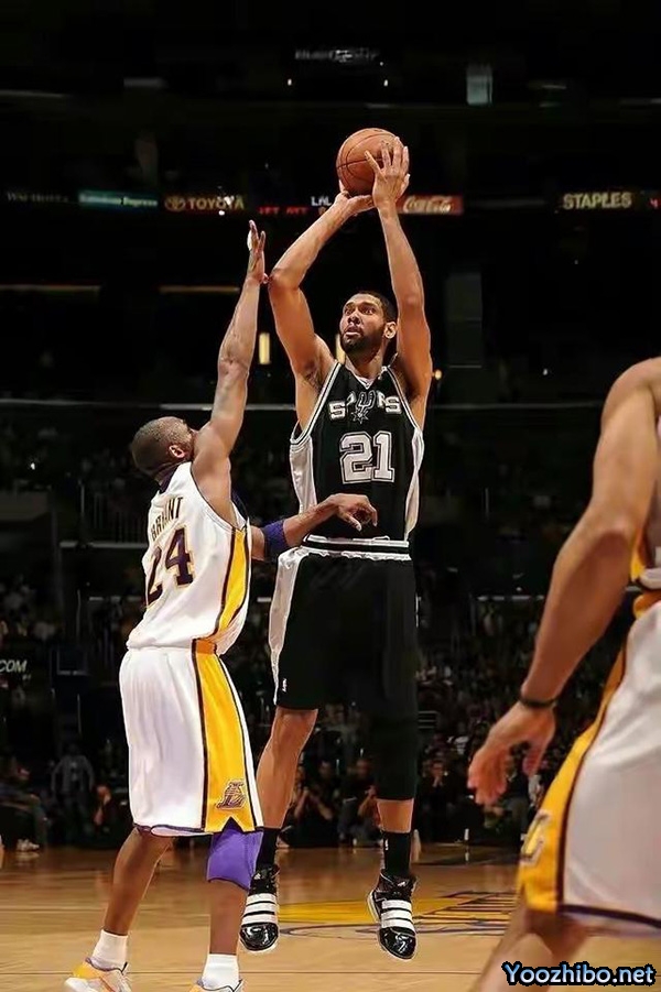 蒂姆-邓肯:NBA75大巨星榜单上的<a href=/gaoqinglanqiu/spurs/ target=_blank class=infotextkey>马刺</a>传奇