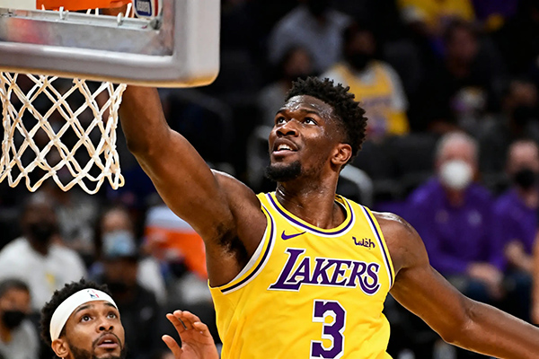 <a href=/gaoqinglanqiu/lakers/ target=_blank class=infotextkey>湖人</a>季前赛首胜:艾顿26分钟砍14+8,直言要做防守锚点