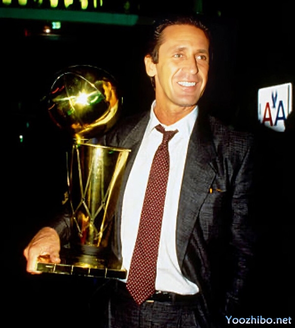 帕特-莱利:1989-90赛季的NBA最佳教练与<a href=/gaoqinglanqiu/lakers/ target=_blank class=infotextkey>湖人</a>王朝的缔造者