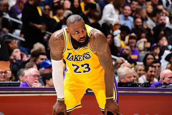 NBA休赛期动态：<a href=/gaoqinglanqiu/lakers/ target=_blank class=infotextkey>湖人</a>伤病、勇士签约与<a href=/gaoqinglanqiu/76ers/ target=_blank class=infotextkey>76人</a>合同进展